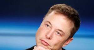 Έλον Μασκ: Ο άνθρωπος που έβαλε στην «πρίζα» όλο τον πλανήτη