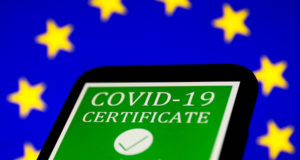 Μπαίνει στην τελική ευθεία το ευρωπαϊκό πιστοποιητικό εμβολιασμού