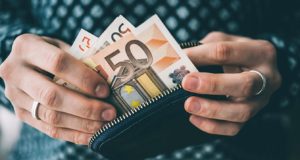 Σε επίπεδα ρεκόρ η στήριξη του κοινού προς το ευρώ