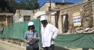 Επίσκεψη προέδρου ΕΤΕΚ στο εργοτάξιο αποκατάστασης διατηρητέων Αρχιεπισκοπής