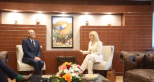 Έτσι βγήκε πρόεδρος της Βουλής η Αννίτα Δημητρίου