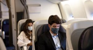 Κορωνοϊός: H EE προτείνει σταδιακή χαλάρωση των ταξιδιωτικών μέτρων