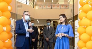 Εγκαινιάστηκε στη Λευκωσία το πρώτο Mi Store στην Κύπρο