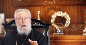 Επέστρεψε στην Κύπρο ο Αρχιεπίσκοπος – Βρισκόταν στις ΗΠΑ για θεραπεία