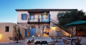 Ζήστε μοναδικές στιγμές παραδοσιακής φιλοξενίας στο Polis 1907