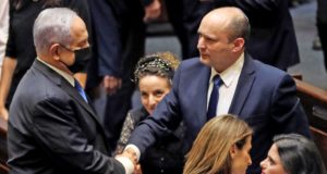 Τέλος στην εποχή Νετανιάχου στο Ισραήλ – Ορκίζεται ο Ναφτάλι