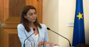 Έπιασε δουλειά η πρώτη Υφυπουργός Κοινωνικής Πρόνοιας