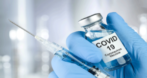 Εμβόλιο: Αυτά είναι τα τηλέφωνα για επαναπρογραμματισμό της 2ης δόσης