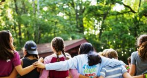 Αναστέλλονται οι κατασκηνώσεις του Υπουργείου Παιδείας
