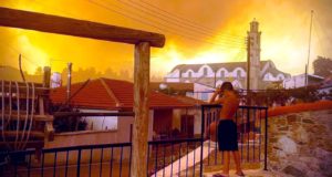 Δίπλα στα παιδιά των πληγέντων περιοχών ο Υπουργός Παιδείας