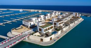 Δέχεται επισκέψεις η Έπαυλη 18 στο τεχνητό νησί της Μαρίνας Αγίας Νάπας