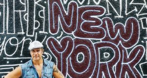 Επικά ταξίδια στη Νέα Υόρκη με τον καλλιτέχνη Γιώργο Πελλαπαισιώτη