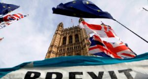 Στα €5,4 δις σε τρέχουσες τιμές το αποθεματικό για το Brexit