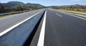 Διέφυγαν αγελάδες στον αυτοκινητόδρομο παρά τη Μοσφιλωτή μετά από τροχαίο