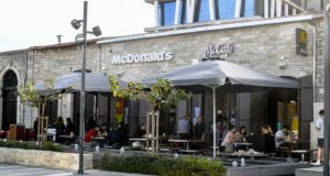 Στο Παλαιό Λιμάνι Λεμεσού το 21ο εστιατόριο της McDonald’s Κύπρου