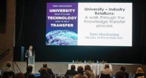 Ενισχύεται η μεταφορά γνώσης μεταξύ ακαδημαϊκού χώρου και επιχειρήσεων