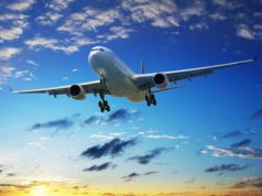 Εκτοξεύθηκαν στα ύψη οι τιμές των αεροπορικών εισιτηρίων