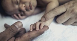 Βρετανία: Πτώση γονιμότητας και αύξηση γεννήσεων από Νότια Ασία και την Αφρική