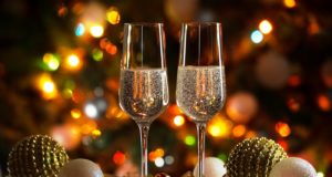 Χριστουγεννιάτικα χωριά: Ανοίγουν αύριο τις πύλες τους με εορταστική διάθεση – Πού θα στηθούν φέτος