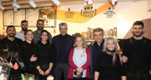 Χαλαρό γιορτινό πρωϊνό στο Coffee Island Σταυρού για εκπροσώπους των ΜΜΕ