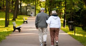 ΕΡΕΥΝΑ: Αυξημένος κίνδυνος εμφράγματος για τους ηλικιωμένους που ζορίζονται οικονομικά