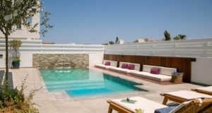 Υψηλές βαθμολογίες και διακρίσεις για τη Louis Hotels στα Booking Traveller Awards