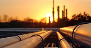 Πλήρες εμπάργκο στο ρωσικό φυσικό αέριο ζητά το ΕK