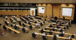 Και στη νοηματική γλώσσα οι συνεδρίες της ολομέλειας της Βουλής