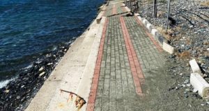 ΣΤΕΚ: Ανοιχτή πληγή για το τουριστικό μας προϊόν ο παραλιακός πεζόδρομος στον Άγ. Τύχωνα