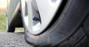 Έσκισαν τα λάστιχα του Υπουργού Οικονομικών – Τους ψάχνει η Αστυνομία