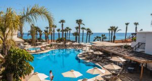 Κάντε τα ξενοδοχεία της Louis Hotels στον Πρωταρά το δικό σας #happyplace