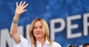 Νέα νίκη της άκρα δεξιάς στην Ευρώπη – Στην Ιταλία με την Τζόρτζια Μελόνι