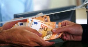 Νέοι κανόνες με στόχο τον καθορισμό επαρκών κατώτατων μισθών στην ΕΕ