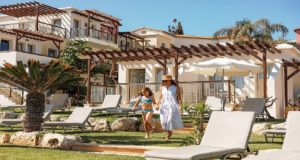 Ο Αύγουστος έφυγε, το καλοκαίρι μένει – Προσφορές από την Louis Hotels