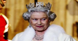 Βασίλισσα Ελισάβετ: Με αυτά τα δύο κοσμήματα θα ταφεί