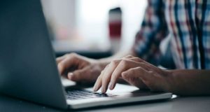 Από 19/9 ηλεκτρονικά η υποβολή αιτήσεων για επίδομα ανεργίας και μητρότητας