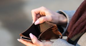 Παρέμβαση Λ. Φουρλά στο Ευρωκοινοβούλιο για τους εξευτελιστικούς μισθούς