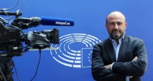 Δ. Παπαδάκης: Ουδέν κρυπτόν υπό τον ήλιον για τις εισφορές των κομμάτων