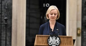 Μόνο 45 μέρες άντεξε η Λιζ Τρας – Παραιτήθηκε από πρωθυπουργός της Βρετανίας