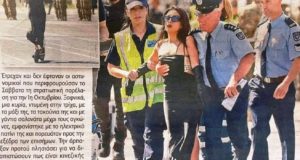 Η γυναίκα με τα μαύρα και το σκούτερ που αναστάτωσε την παρέλαση