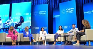 15% των ζευγαριών αντιμέτωποι με την υπογονιμότητα – Συζήτηση στρογγυλής τραπέζης από την Cryos