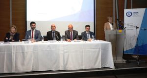 Η ασφαλιστική βιομηχανία αντιστέκεται και αναπτύσσεται