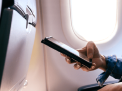 Τι υπάρχει στο γραφείο απολεσθέντων του αεροδρομίου, από κινητά και πορτοφόλια μέχρι… σιδερώστρα και μασέλες