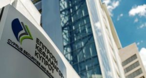 Oι συμπεριφορές και συνήθειες των επενδυτών σύμφωνα με έρευνα της ΕΚΚ