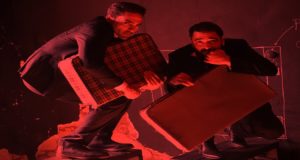 Μια παράσταση βαριετέ με καυστική σάτιρα για την εξέλιξη του ανθρώπου από το θέατρο ΑΝΤΙΛΟΓΟΣ