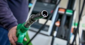 Το νόμο για παράταση στη μείωση των φόρων στα καύσιμα υπέγραψε ΠτΔ