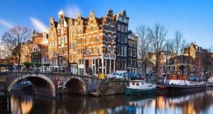 Άμστερνταμ: Τέλος τα αυτοκίνητα στο κέντρο και οι νυχτερινές πτήσεις