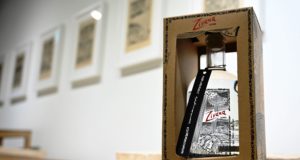 Ζιβάνα ΛΟΕΛ: Συλλεκτικές φιάλες με έργα του Κύπριου καλλιτέχνη Χαμπή Τσαγγάρη