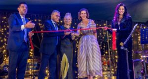 Λαμπερά εγκαίνια για το πολυτελές Mercure Larnaca Beach Resort