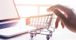 Ποιος είναι ο «ερημίτης» καταναλωτής που μας άφησε κληρονομιά η πανδημία;